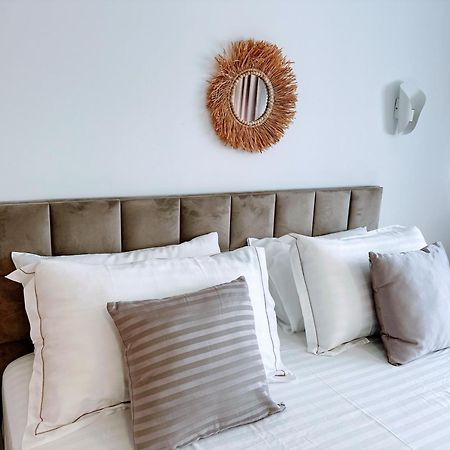 Madalin Seaside Apartment Vlorë Buitenkant foto