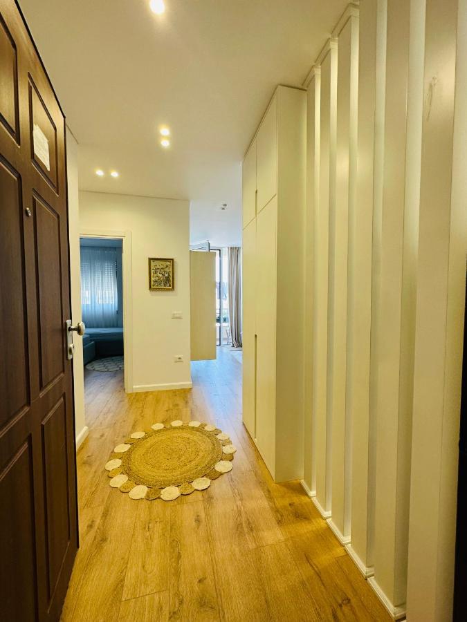 Madalin Seaside Apartment Vlorë Buitenkant foto
