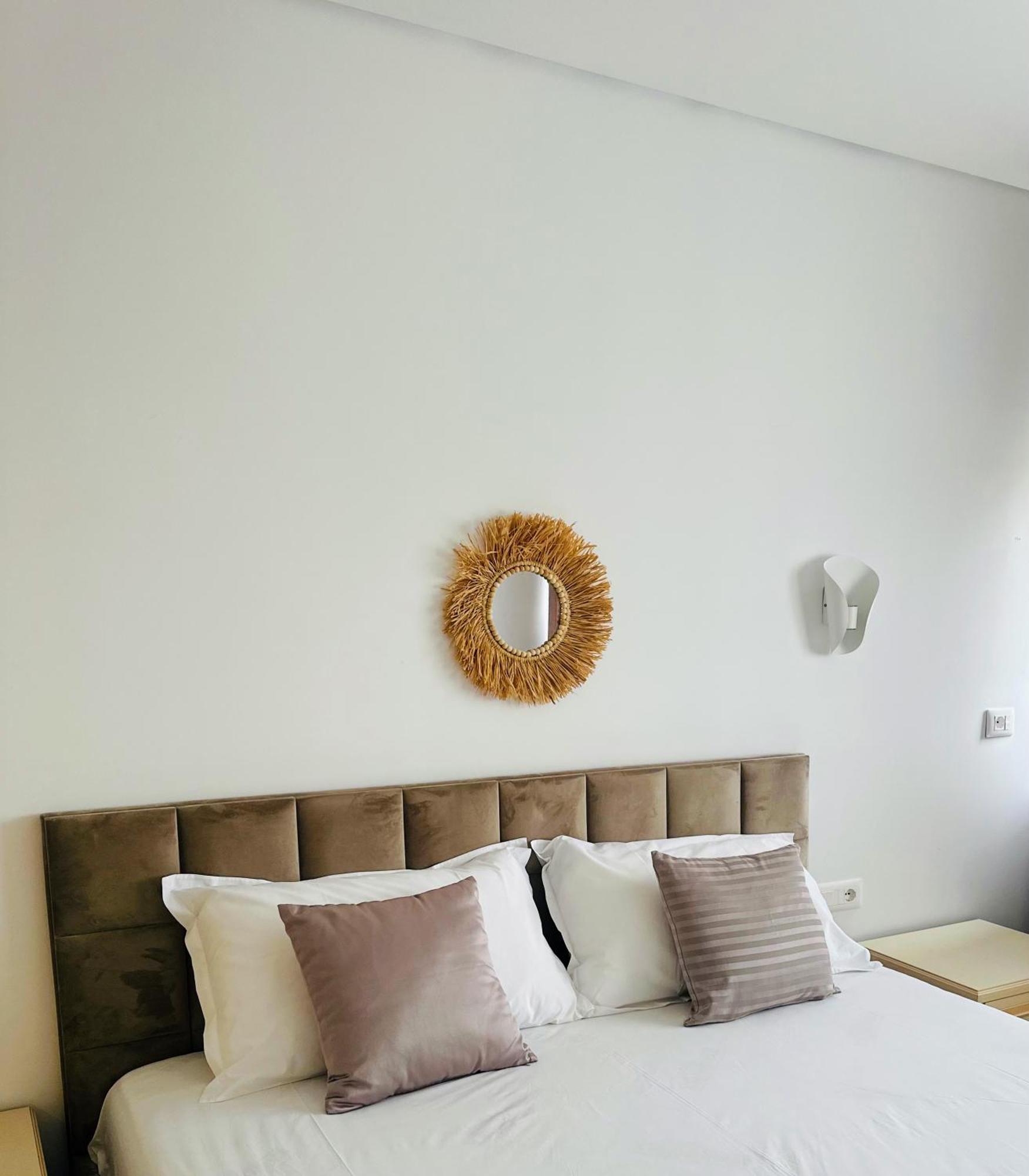 Madalin Seaside Apartment Vlorë Buitenkant foto